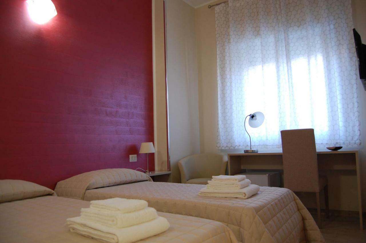 B&B Del Corso San Cataldo  Bagian luar foto