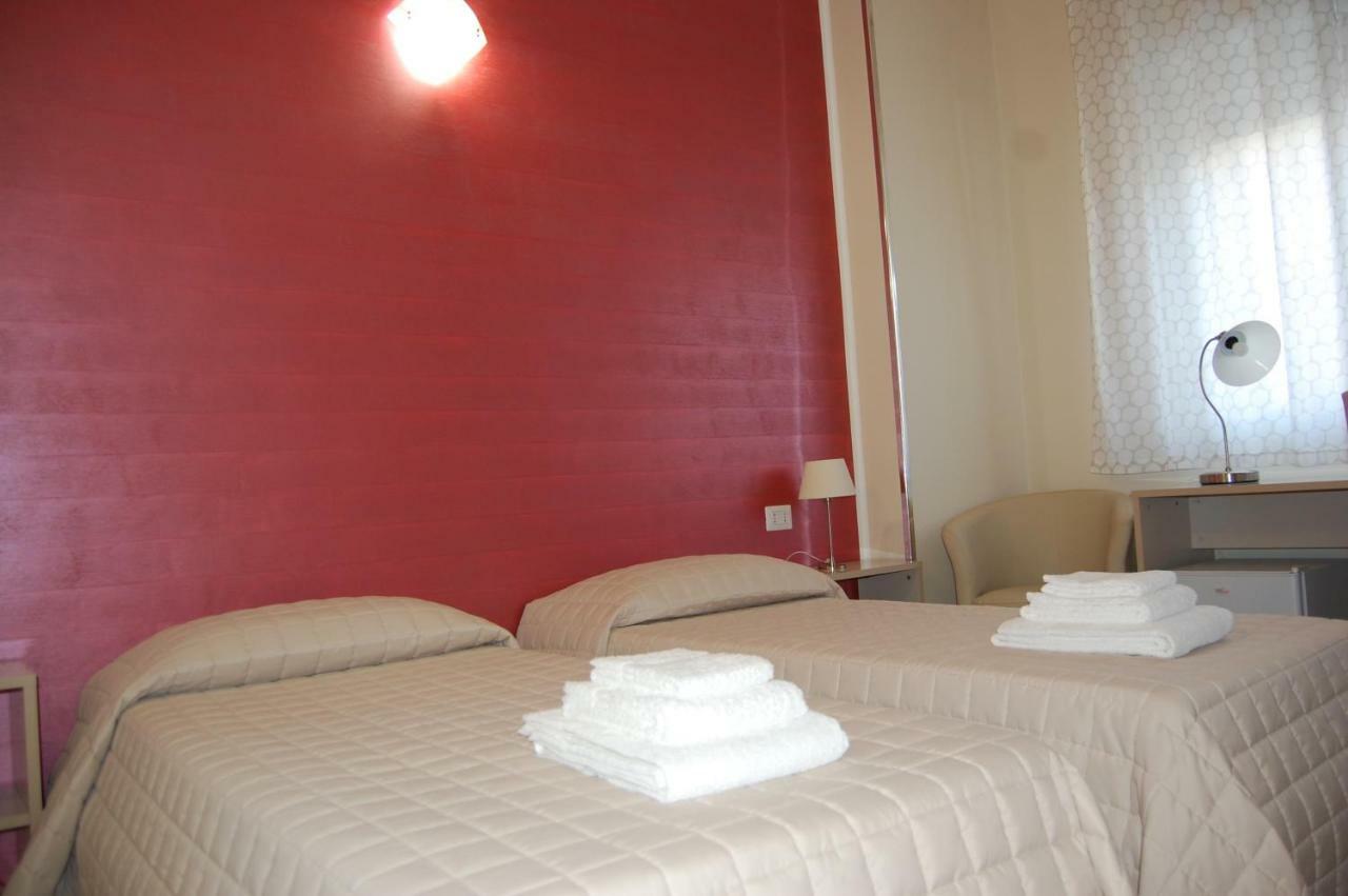 B&B Del Corso San Cataldo  Bagian luar foto