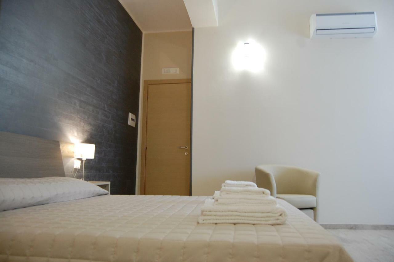 B&B Del Corso San Cataldo  Bagian luar foto