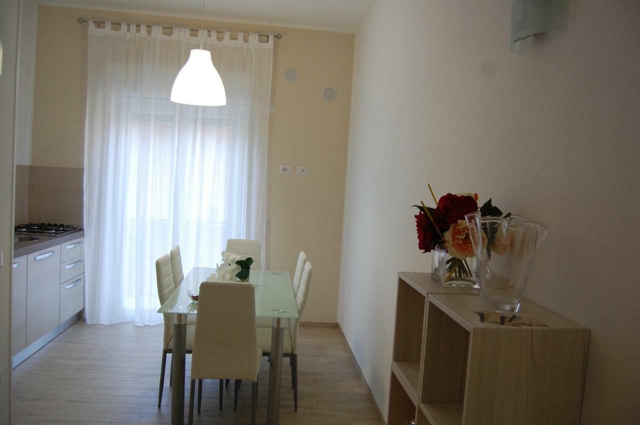 B&B Del Corso San Cataldo  Bagian luar foto