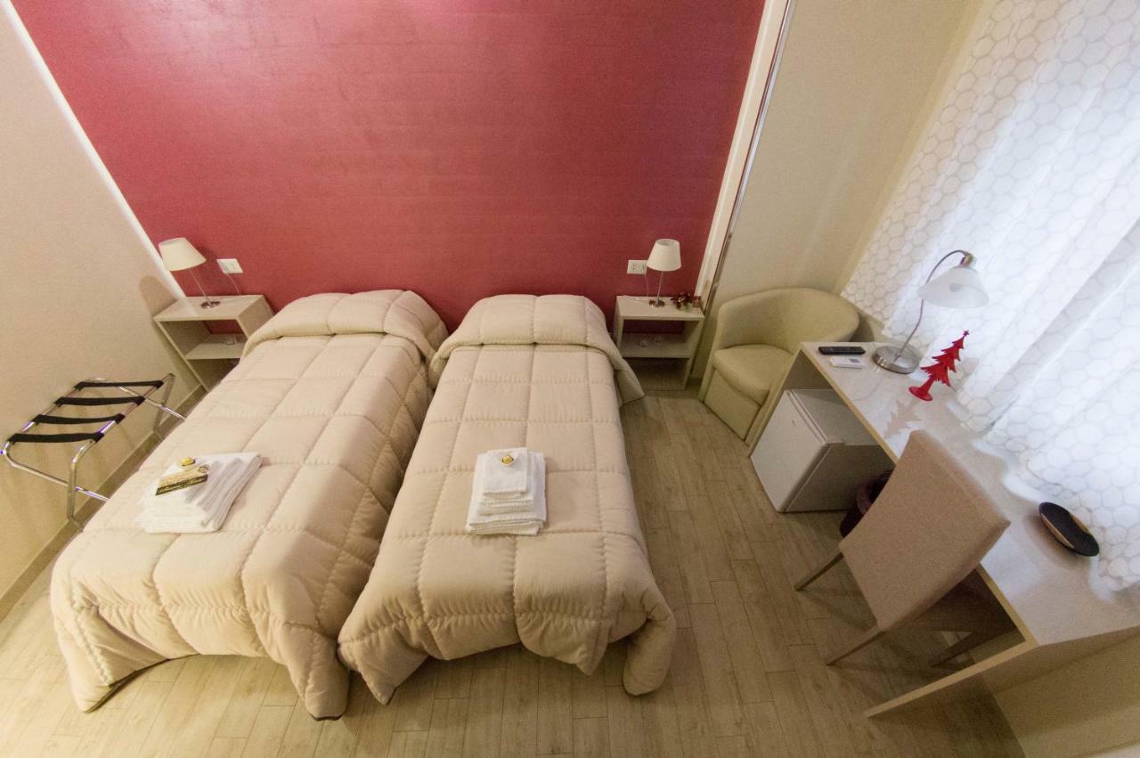 B&B Del Corso San Cataldo  Bagian luar foto