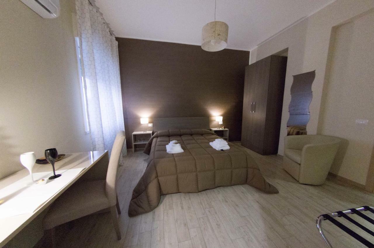 B&B Del Corso San Cataldo  Bagian luar foto